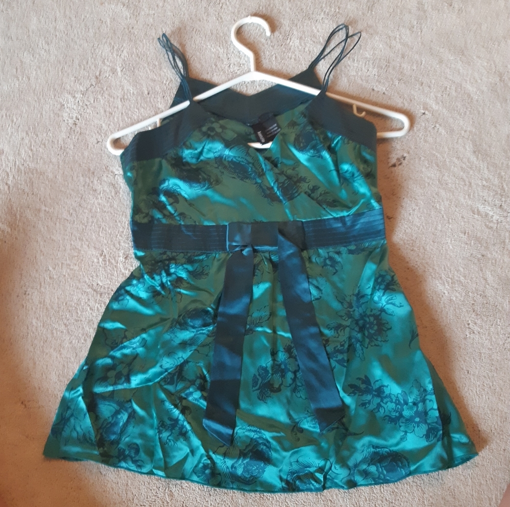 Green tanktop